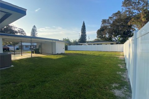 Villa ou maison à louer à Palmetto, Floride: 2 chambres, 126.35 m2 № 2380675 - photo 21