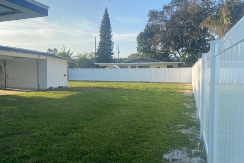Villa ou maison à louer à Palmetto, Floride: 2 chambres, 126.35 m2 № 2380675 - photo 18