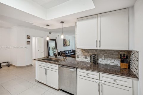 Купить кондоминиум в Майами, Флорида 2 спальни, 110.46м2, № 2056487 - фото 6