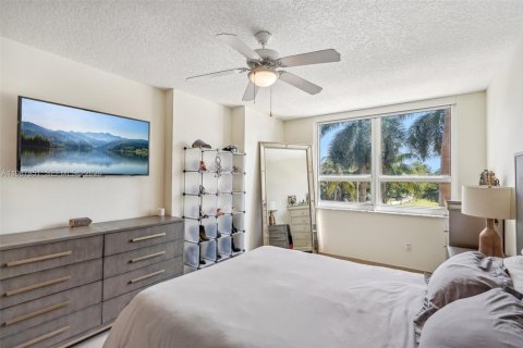 Купить кондоминиум в Майами, Флорида 2 спальни, 110.46м2, № 2056487 - фото 11