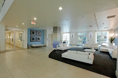 Купить кондоминиум в Майами, Флорида 2 спальни, 110.46м2, № 2056487 - фото 21