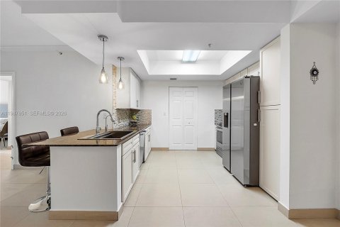 Купить кондоминиум в Майами, Флорида 2 спальни, 110.46м2, № 2056487 - фото 3