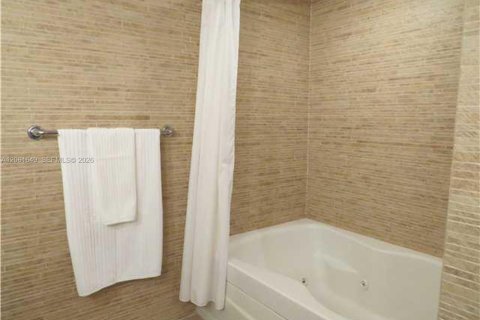 Condo in Miami, Florida № 2246809 - photo 13