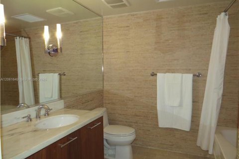Condo in Miami, Florida № 2246809 - photo 12