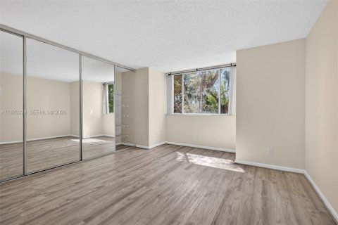 Townhouse in West Palm Beach, Florida 2 bedrooms, 118.64 sq.m. № 2040856 - photo 23