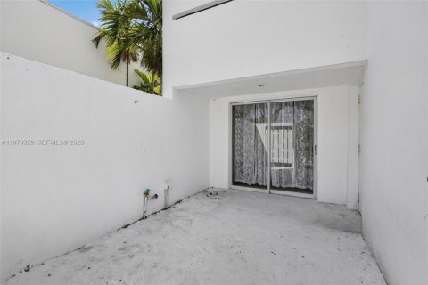 Townhouse in West Palm Beach, Florida 2 bedrooms, 118.64 sq.m. № 2040856 - photo 4