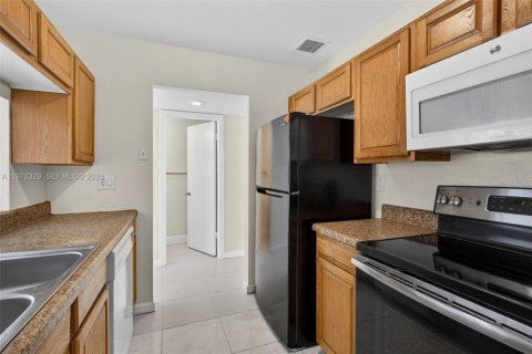 Townhouse in West Palm Beach, Florida 2 bedrooms, 118.64 sq.m. № 2040856 - photo 7