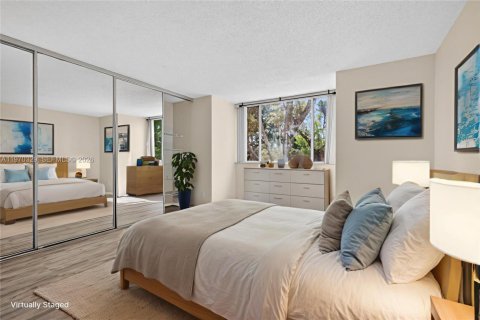 Townhouse in West Palm Beach, Florida 2 bedrooms, 118.64 sq.m. № 2040856 - photo 22