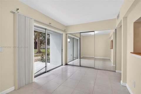 Townhouse in West Palm Beach, Florida 2 bedrooms, 118.64 sq.m. № 2040856 - photo 14