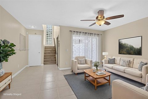 Townhouse in West Palm Beach, Florida 2 bedrooms, 118.64 sq.m. № 2040856 - photo 17