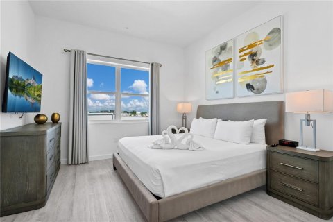 Adosado en venta en Davenport, Florida, 6 dormitorios, 245.63 m2 № 2126296 - foto 10