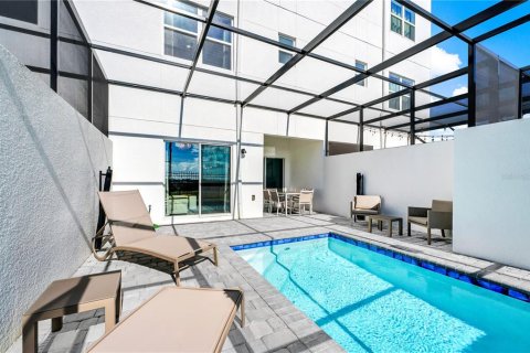 Adosado en venta en Davenport, Florida, 6 dormitorios, 245.63 m2 № 2126296 - foto 2