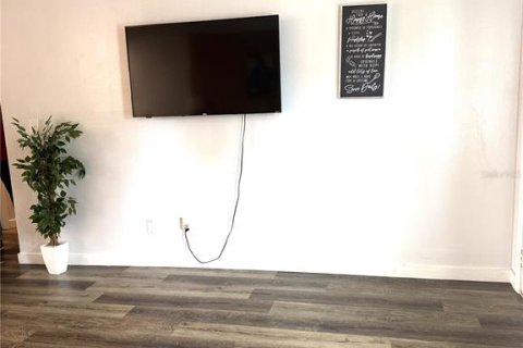 Appartement à louer à Pinellas Park, Floride: 2 chambres, 67.91 m2 № 2418891 - photo 7