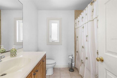 Casa en venta en Cape Coral, Florida, 4 dormitorios, 164.72 m2 № 2133557 - foto 12