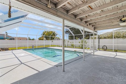 Casa en venta en Cape Coral, Florida, 4 dormitorios, 164.72 m2 № 2133557 - foto 21