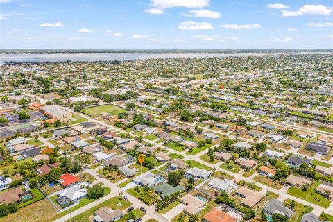 Casa en venta en Cape Coral, Florida, 4 dormitorios, 164.72 m2 № 2133557 - foto 29