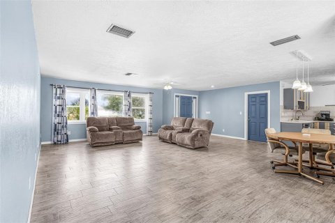 Casa en venta en Cape Coral, Florida, 4 dormitorios, 164.72 m2 № 2133557 - foto 7