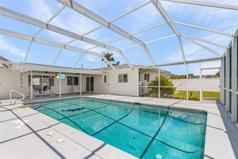 Casa en venta en Cape Coral, Florida, 4 dormitorios, 164.72 m2 № 2133557 - foto 22