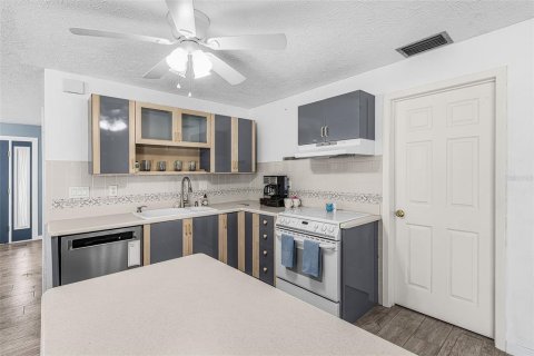 Casa en venta en Cape Coral, Florida, 4 dormitorios, 164.72 m2 № 2133557 - foto 10