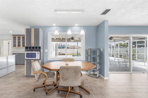 Casa en venta en Cape Coral, Florida, 4 dormitorios, 164.72 m2 № 2133557 - foto 6