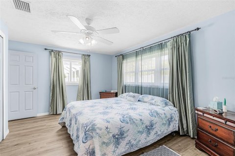 Casa en venta en Cape Coral, Florida, 4 dormitorios, 164.72 m2 № 2133557 - foto 17
