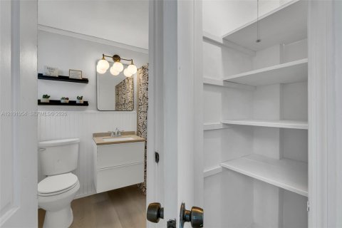 Copropriété à louer à Miami Beach, Floride: 1 chambre, 47.01 m2 № 2401363 - photo 3