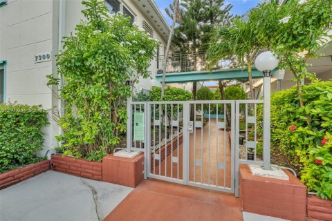 Copropriété à louer à Miami Beach, Floride: 1 chambre, 47.01 m2 № 2401363 - photo 23