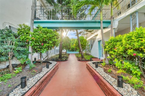 Copropriété à louer à Miami Beach, Floride: 1 chambre, 47.01 m2 № 2401363 - photo 22