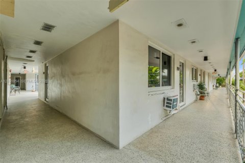 Copropriété à louer à Miami Beach, Floride: 1 chambre, 47.01 m2 № 2401363 - photo 19