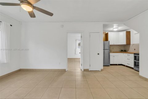 Copropriété à louer à Miami Beach, Floride: 1 chambre, 47.01 m2 № 2401363 - photo 11