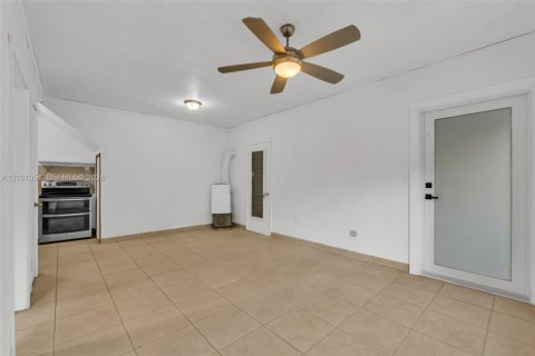 Copropriété à louer à Miami Beach, Floride: 1 chambre, 47.01 m2 № 2401363 - photo 14