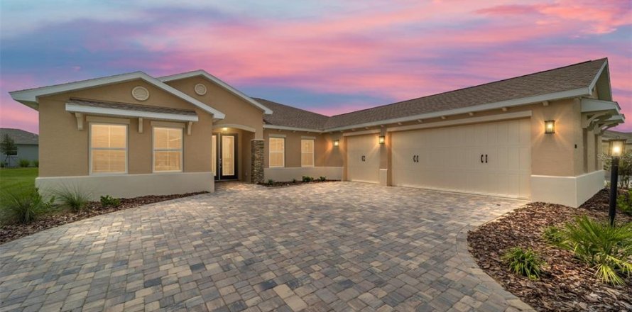 Casa en Ocala, Florida 3 dormitorios, 248.79 m2 № 1904556