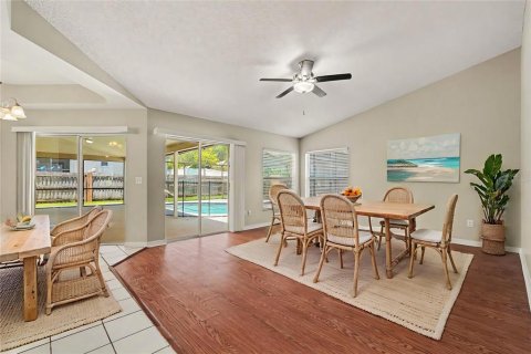 House in Valrico, Florida 4 bedrooms, 211.91 sq.m. № 2231463 - photo 9