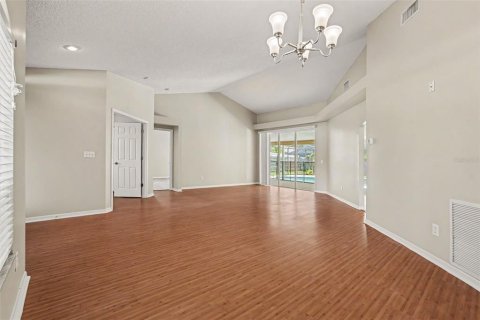 House in Valrico, Florida 4 bedrooms, 211.91 sq.m. № 2231463 - photo 6