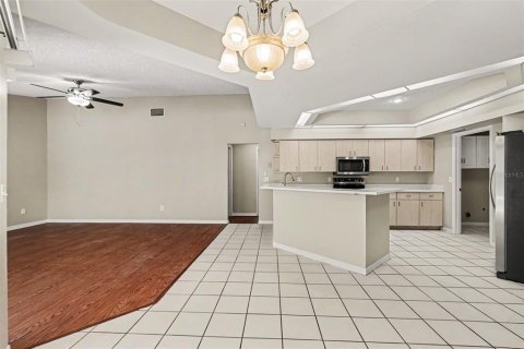 House in Valrico, Florida 4 bedrooms, 211.91 sq.m. № 2231463 - photo 12