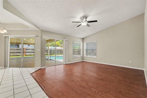 House in Valrico, Florida 4 bedrooms, 211.91 sq.m. № 2231463 - photo 10