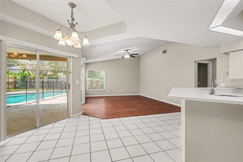 House in Valrico, Florida 4 bedrooms, 211.91 sq.m. № 2231463 - photo 13