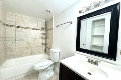 Купить кондоминиум в Майами, Флорида 1 спальня, 76.74м2, № 2057480 - фото 10