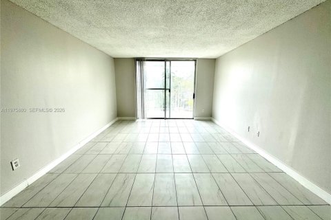 Купить кондоминиум в Майами, Флорида 1 спальня, 76.74м2, № 2057480 - фото 7