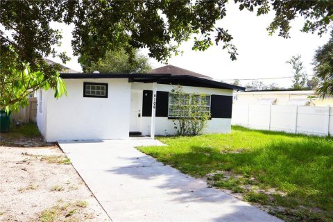 Casa en alquiler en Tampa, Florida, 4 dormitorios, 122.63 m2 № 1919001 - foto 3
