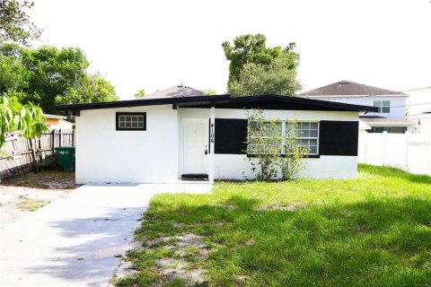 Casa en alquiler en Tampa, Florida, 4 dormitorios, 122.63 m2 № 1919001 - foto 1