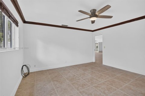 House in Hollywood, Florida 3 bedrooms, 208.47 sq.m. № 2244232 - photo 27