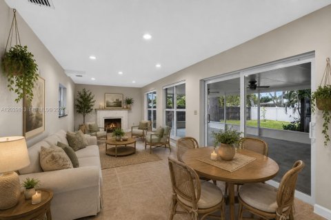 House in Hollywood, Florida 3 bedrooms, 208.47 sq.m. № 2244232 - photo 7