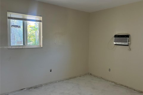 Снять в аренду виллу или дом в Майами, Флорида 2 спальни, 199.93м2, № 2058102 - фото 3