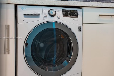 Condominio en alquiler en Hollywood, Florida, 44.78 m2 № 1992979 - foto 8