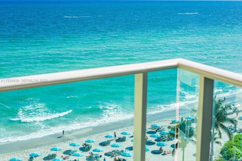 Condominio en alquiler en Hollywood, Florida, 44.78 m2 № 1992979 - foto 23