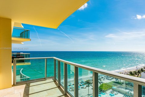 Condominio en alquiler en Hollywood, Florida, 44.78 m2 № 1992979 - foto 1