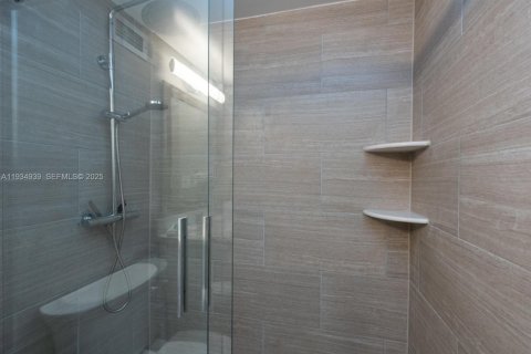 Condominio en alquiler en Hollywood, Florida, 44.78 m2 № 1992979 - foto 19