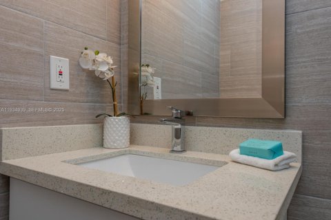Condominio en alquiler en Hollywood, Florida, 44.78 m2 № 1992979 - foto 16