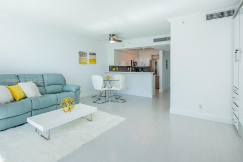 Condominio en alquiler en Hollywood, Florida, 44.78 m2 № 1992979 - foto 12
